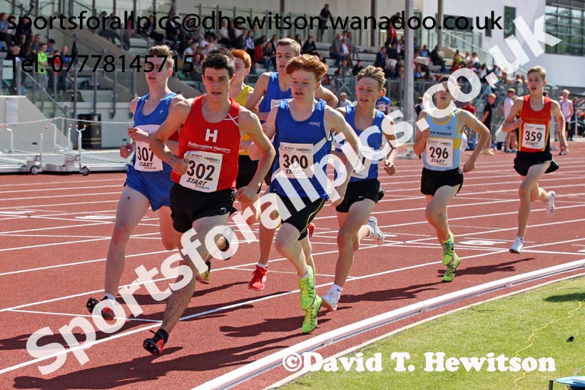 Under-17 mens 1500 metres. Photo: David T. Hewitson/Sports for All Pics